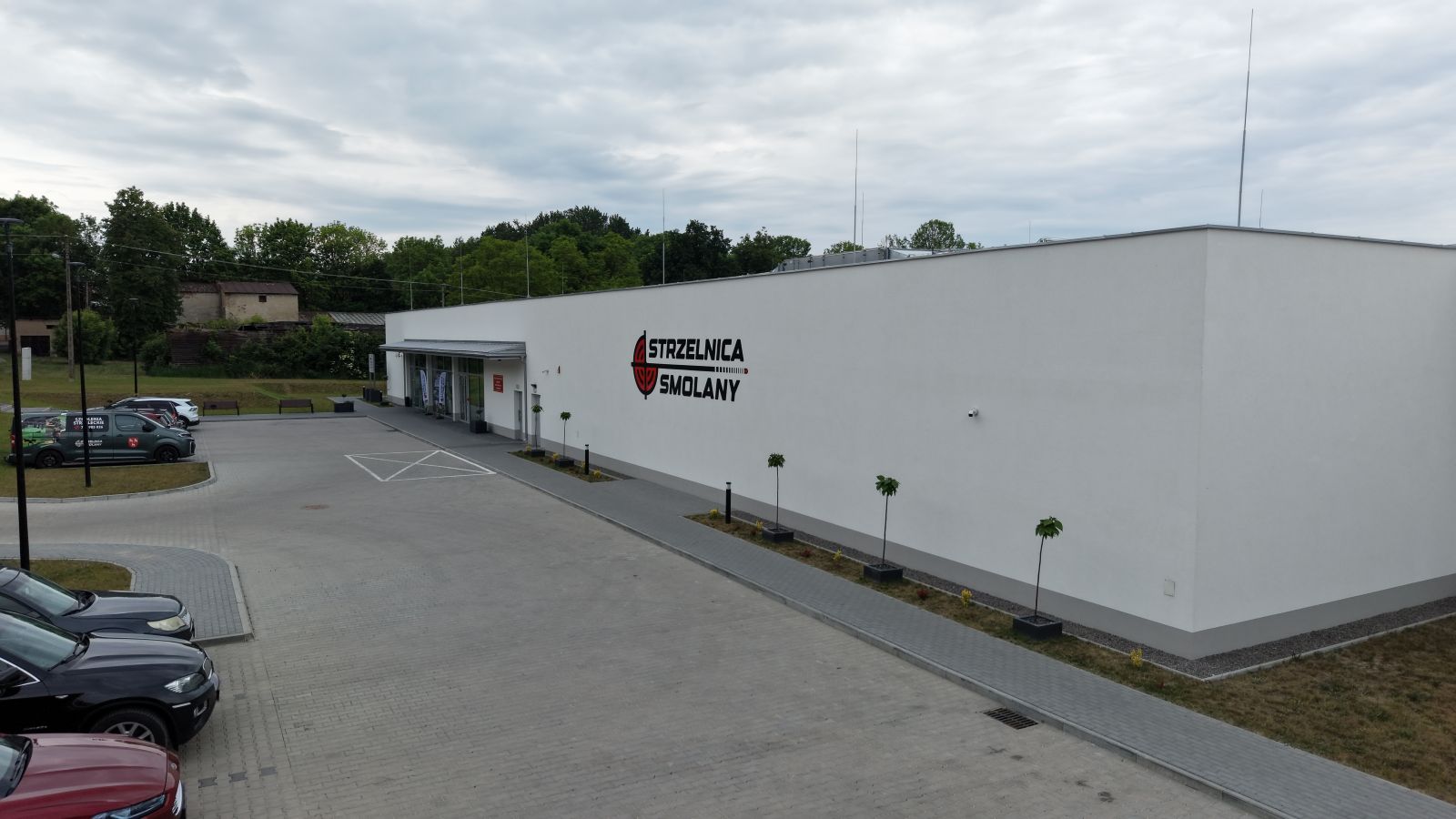 Bezpłatny parking dla klientów Strzelnicy Smolany